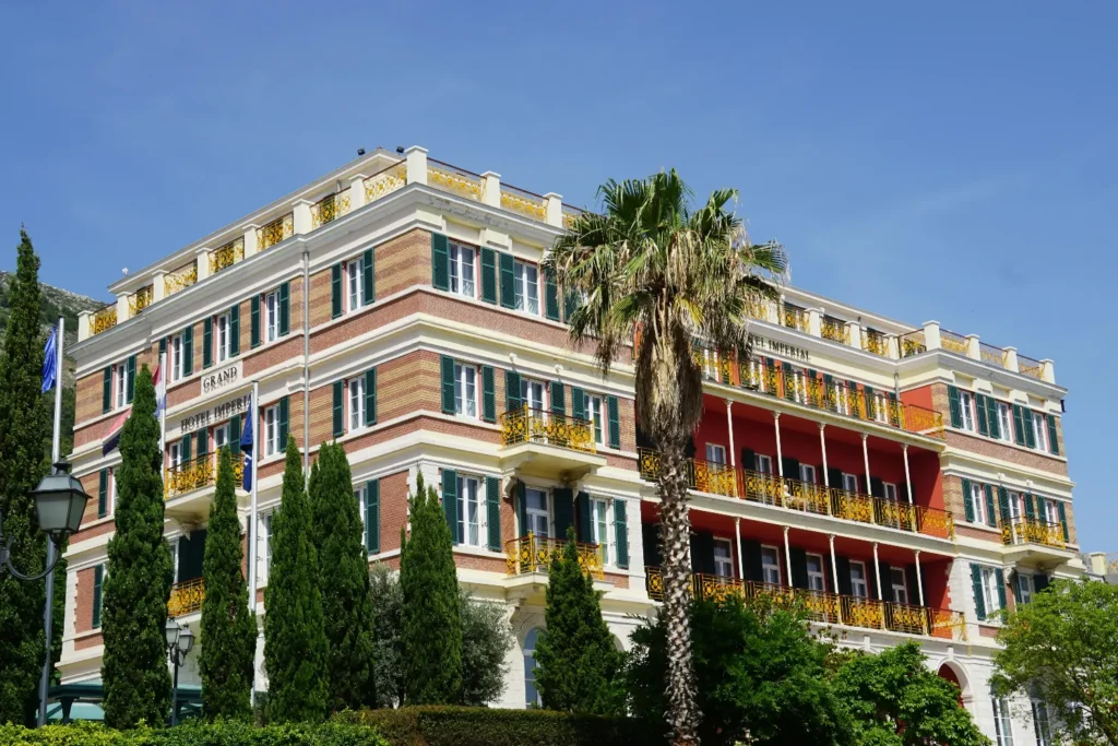 Dream Square Resort Building